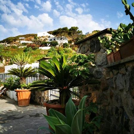 B&B Lunaponzese-Ponza Centro Екстер'єр фото