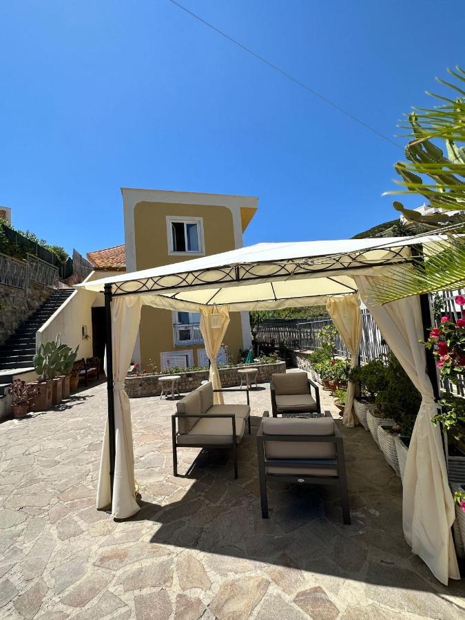 B&B Lunaponzese-Ponza Centro Екстер'єр фото