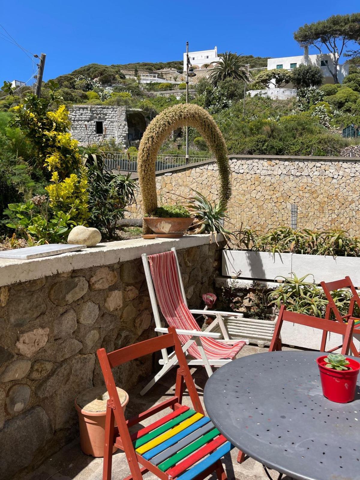 B&B Lunaponzese-Ponza Centro Екстер'єр фото