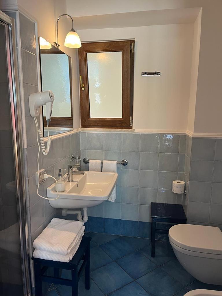 B&B Lunaponzese-Ponza Centro Екстер'єр фото