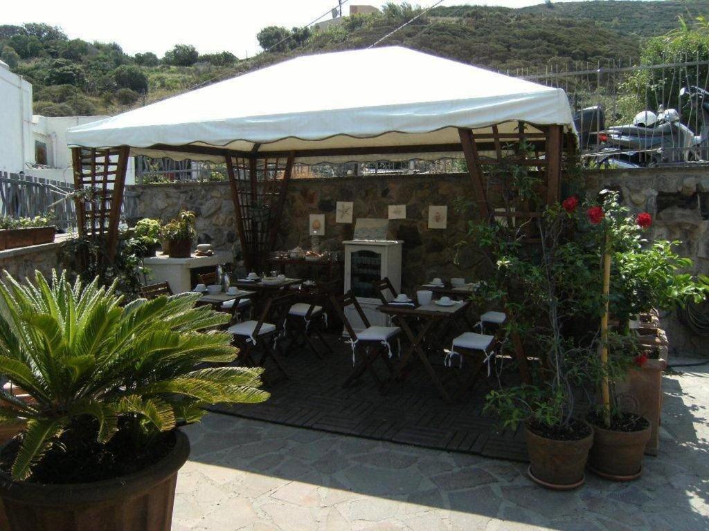 B&B Lunaponzese-Ponza Centro Екстер'єр фото
