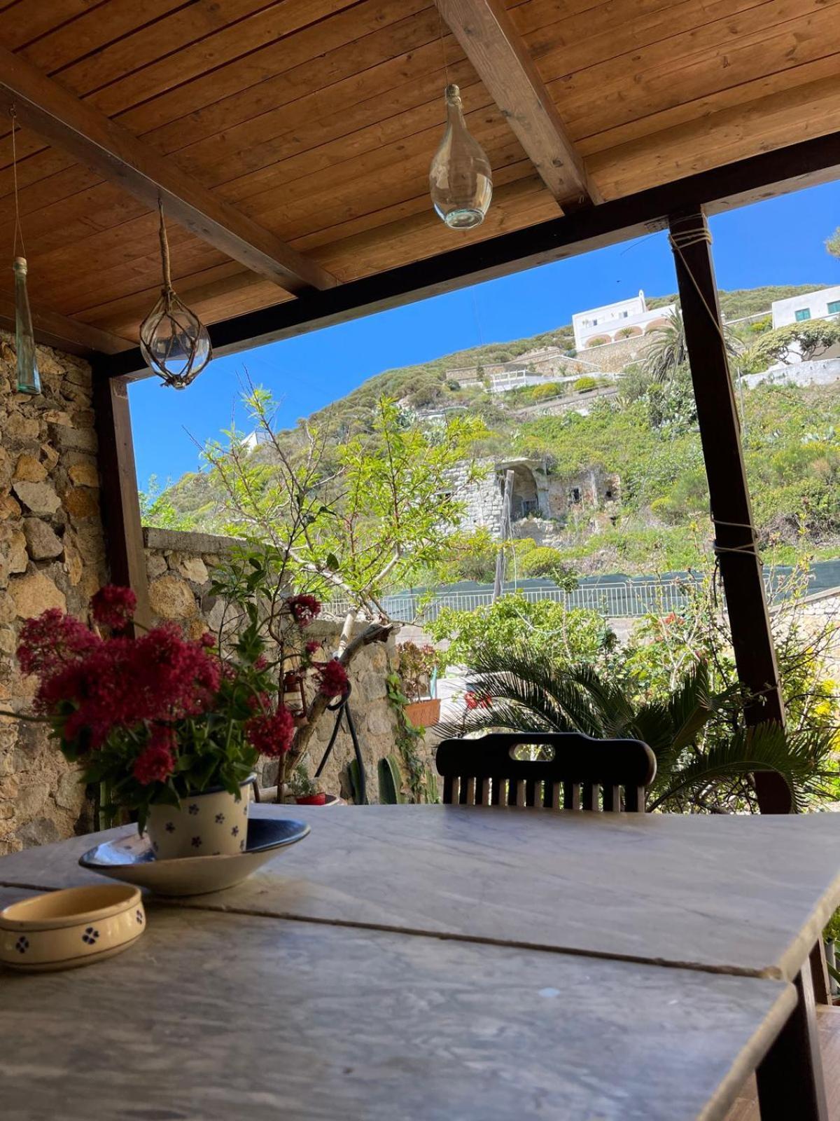 B&B Lunaponzese-Ponza Centro Екстер'єр фото