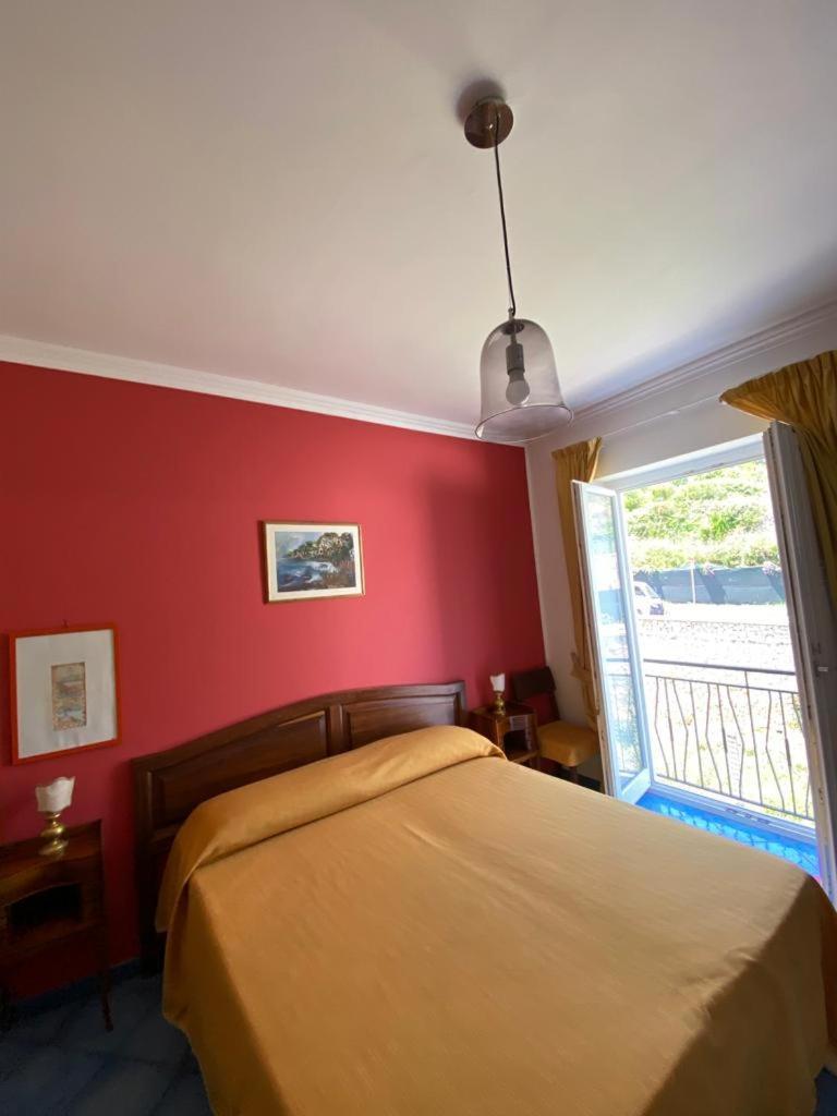 B&B Lunaponzese-Ponza Centro Екстер'єр фото