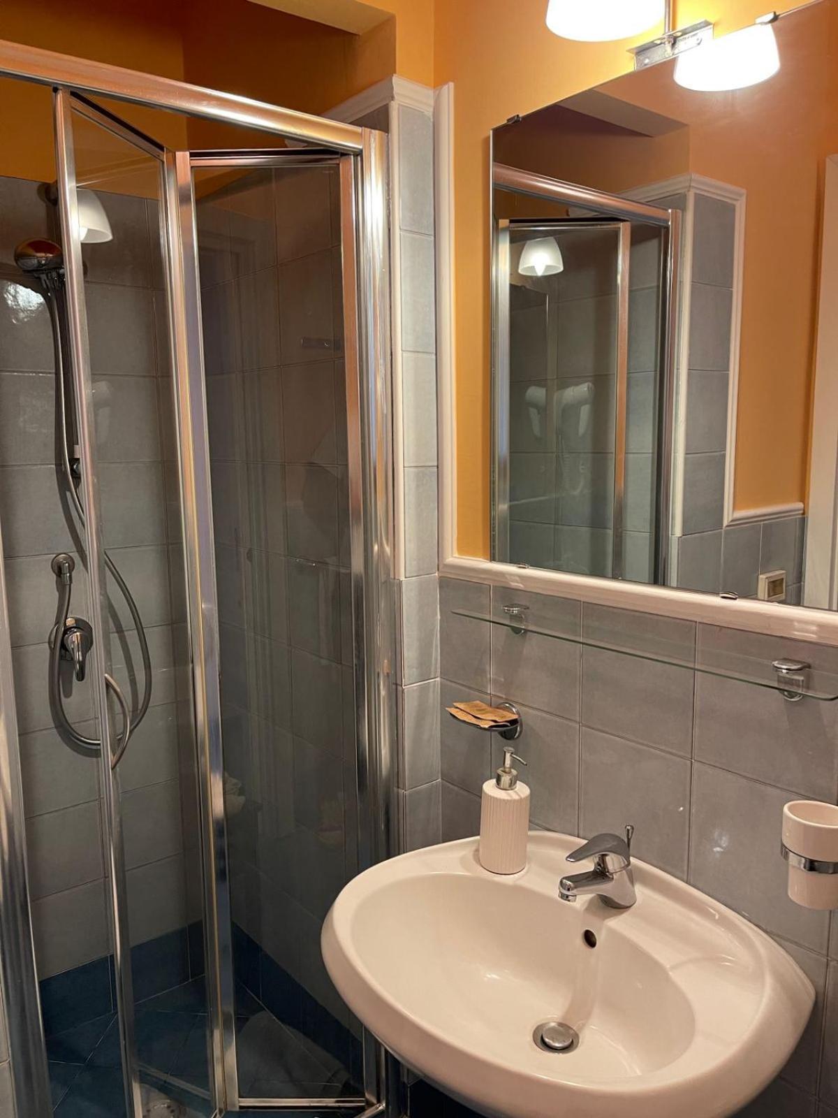 B&B Lunaponzese-Ponza Centro Номер фото